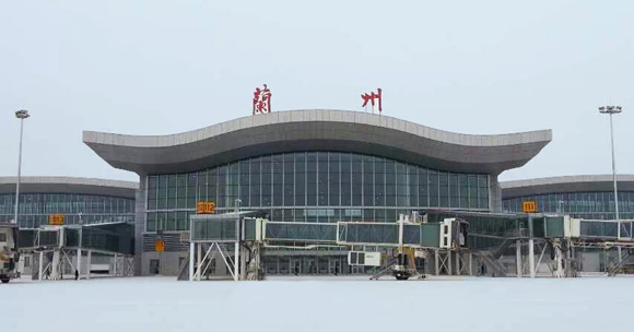 聯(lián)建光電在蘭州機(jī)場打造了16臺(tái)LED小間距廣告刷屏機(jī)